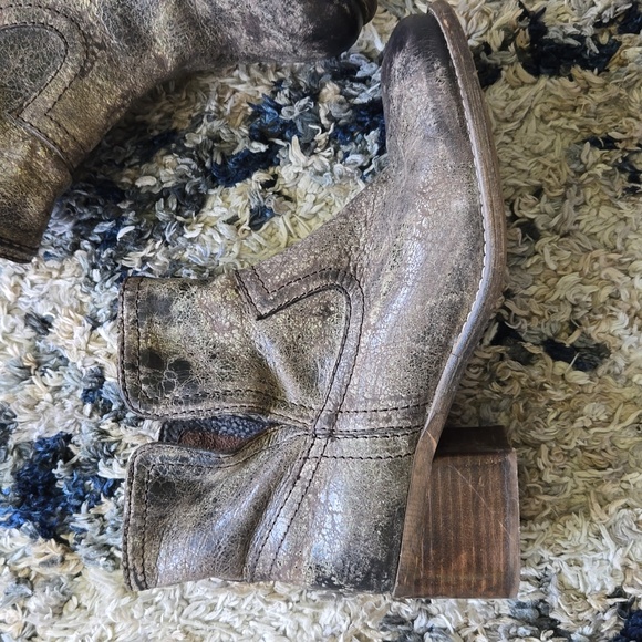 Diba True Western Walnut Grove Distressed Slip On Leather Boots US size 9 - Picture 2 of 8